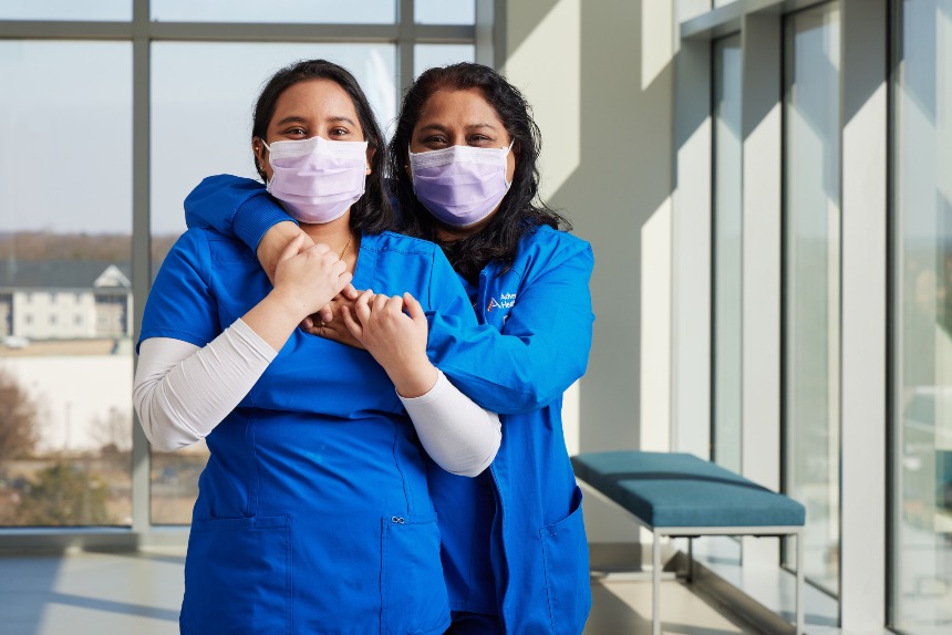 mother daughter nurses